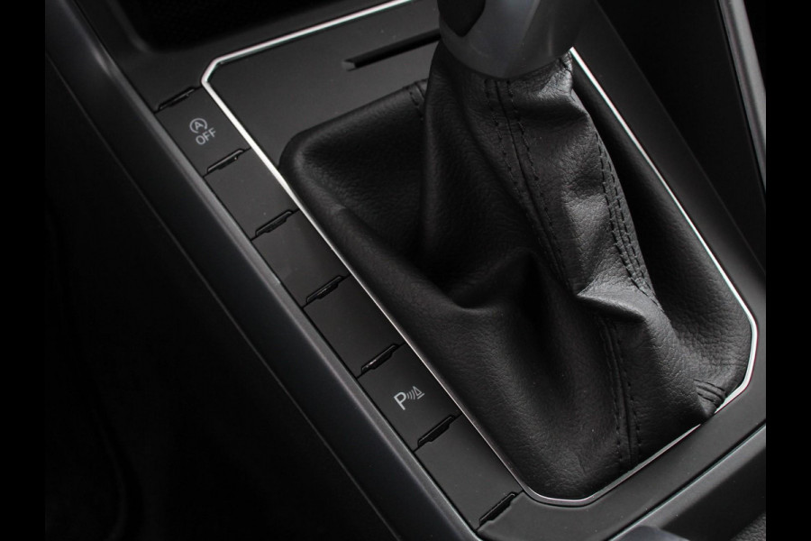 Volkswagen Polo 1.0 TSI DSG R-Line Black Pack Navigatie Apple Carplay/Android Auto Adaptive Cruise Control Parkeersensoren Stoelverwarming Virtual Cockpit Ledverlichting Climate Control