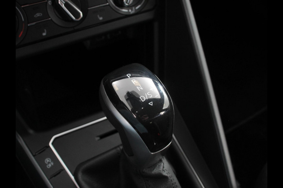 Volkswagen Polo 1.0 TSI DSG R-Line Black Pack Navigatie Apple Carplay/Android Auto Adaptive Cruise Control Parkeersensoren Stoelverwarming Virtual Cockpit Ledverlichting Climate Control