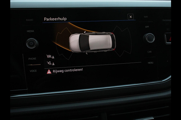 Volkswagen Polo 1.0 TSI DSG R-Line Black Pack Navigatie Apple Carplay/Android Auto Adaptive Cruise Control Parkeersensoren Stoelverwarming Virtual Cockpit Ledverlichting Climate Control