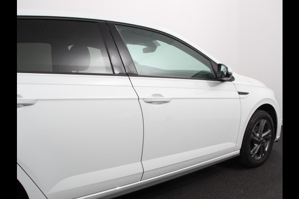 Volkswagen Polo 1.0 TSI DSG R-Line Black Pack Navigatie Apple Carplay/Android Auto Adaptive Cruise Control Parkeersensoren Stoelverwarming Virtual Cockpit Ledverlichting Climate Control