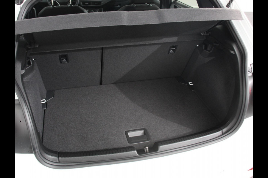 Volkswagen Polo 1.0 TSI DSG R-Line Black Pack Navigatie Apple Carplay/Android Auto Adaptive Cruise Control Parkeersensoren Stoelverwarming Virtual Cockpit Ledverlichting Climate Control