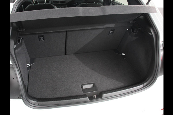 Volkswagen Polo 1.0 TSI DSG R-Line Black Pack Navigatie Apple Carplay/Android Auto Adaptive Cruise Control Parkeersensoren Stoelverwarming Virtual Cockpit Ledverlichting Climate Control
