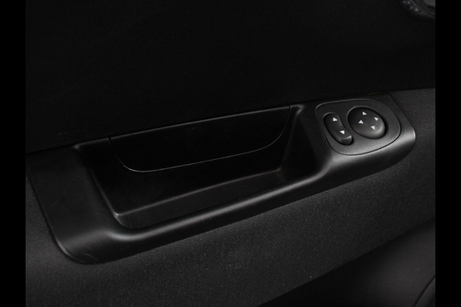 Fiat 500 1.0 Hybrid Dolcevita Finale Panorama dak Climate Control Cruise Control Navigatie Apple Carplay/Android Auto Dab Digitale Cockpit Parkeer Sensoren  Lichtmetalen Velgen Led