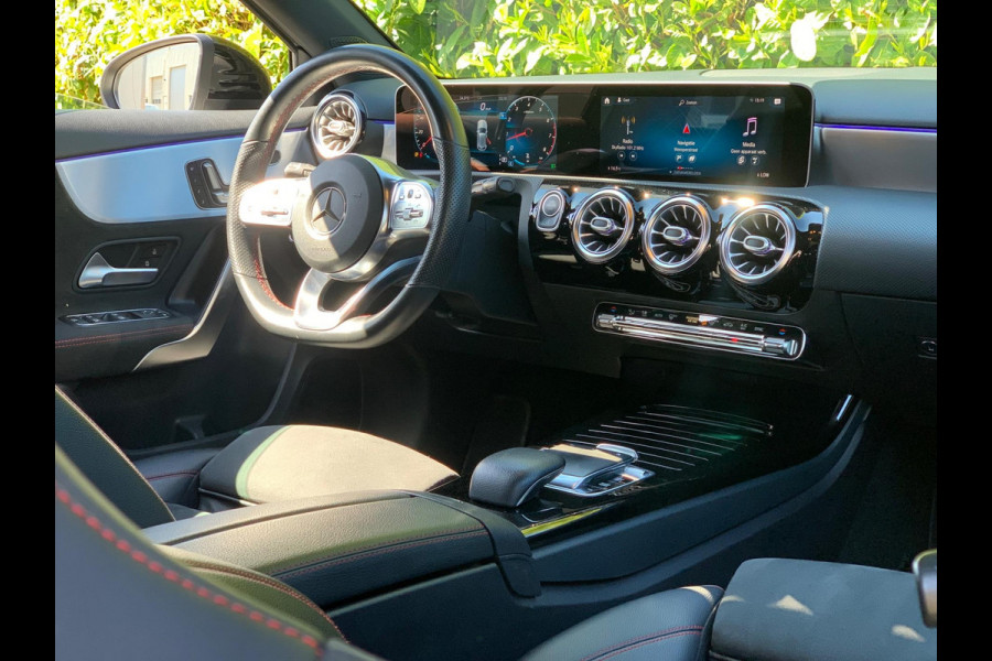 Mercedes-Benz A-Klasse 220 4MATIC Premium Plus AMG PANO FULL ! SFEER MEMORY A220