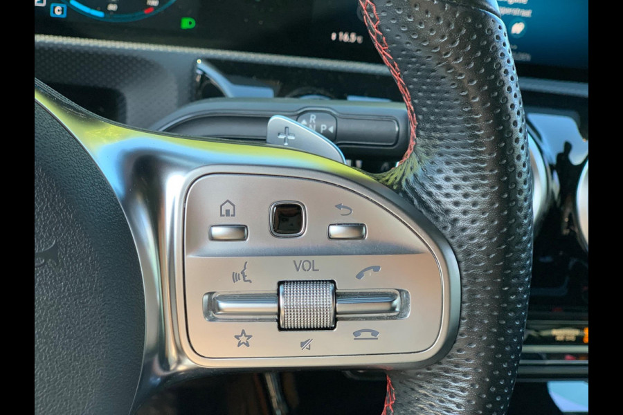 Mercedes-Benz A-Klasse 220 4MATIC Premium Plus AMG PANO FULL ! SFEER MEMORY A220