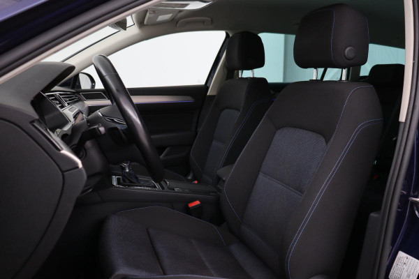 Volkswagen Passat 1.4 TSI PHEV GTE | Head-Up | Stoelverwarming | 360 camera | Trekhaak | Keyless | Carplay | Dynamic Chassis Control | Full LED | Massage | Navigatie | Active Info Display