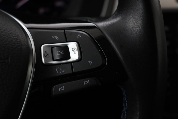 Volkswagen Passat 1.4 TSI PHEV GTE | Head-Up | Stoelverwarming | 360 camera | Trekhaak | Keyless | Carplay | Dynamic Chassis Control | Full LED | Massage | Navigatie | Active Info Display