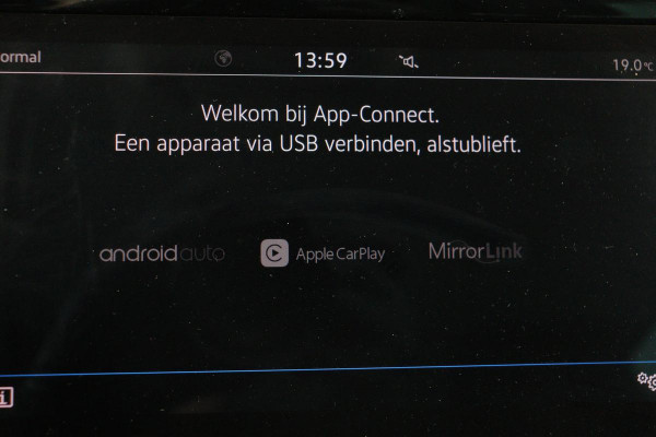 Volkswagen Passat 1.4 TSI PHEV GTE | Head-Up | Stoelverwarming | 360 camera | Trekhaak | Keyless | Carplay | Dynamic Chassis Control | Full LED | Massage | Navigatie | Active Info Display
