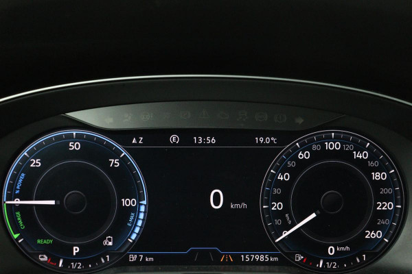 Volkswagen Passat 1.4 TSI PHEV GTE | Head-Up | Stoelverwarming | 360 camera | Trekhaak | Keyless | Carplay | Dynamic Chassis Control | Full LED | Massage | Navigatie | Active Info Display
