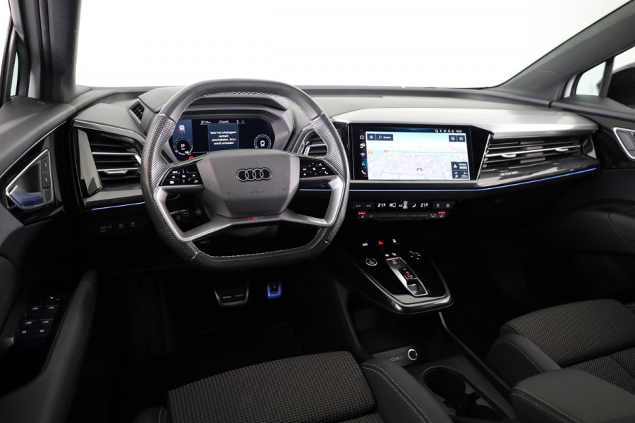 Audi Q4 Sportback e-tron 40 S edition 77 kWh 204pk | Trekhaak | 21 inch lichtmetalen velgen | Parkeercamera | Optiekpakket zwart
