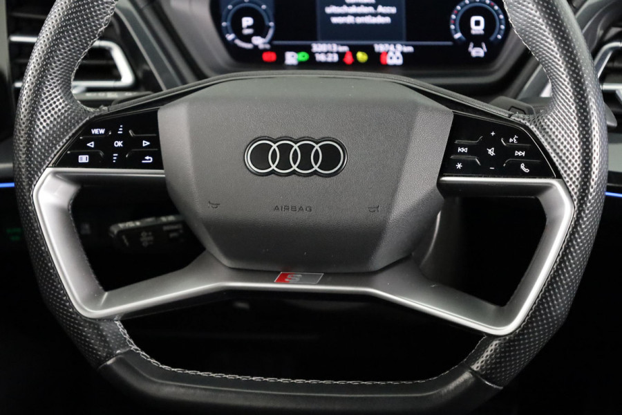 Audi Q4 Sportback e-tron 40 S edition 77 kWh 204pk | Trekhaak | 21 inch lichtmetalen velgen | Parkeercamera | Optiekpakket zwart