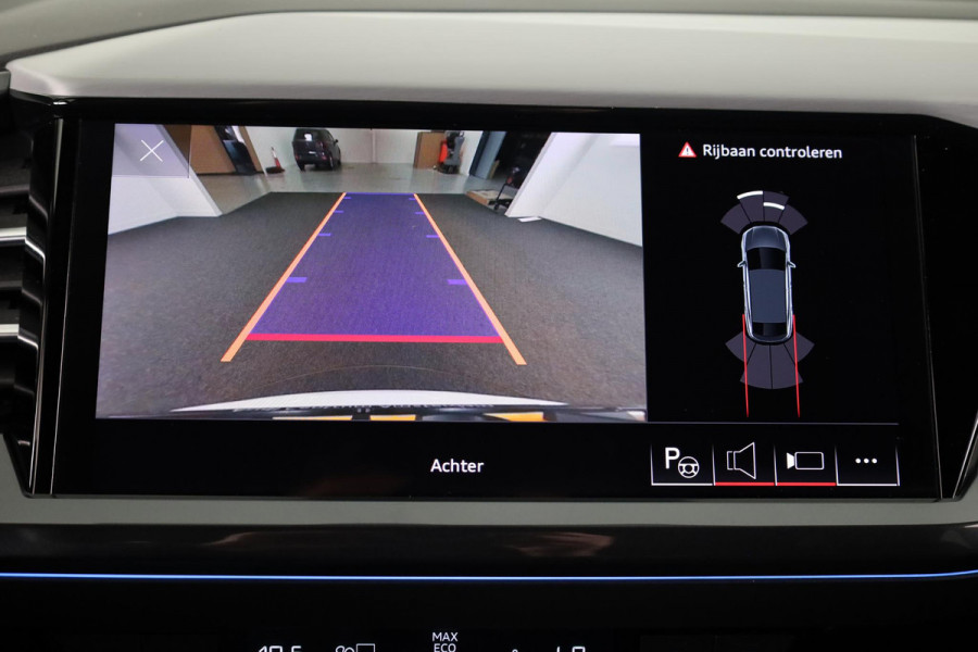 Audi Q4 Sportback e-tron 40 S edition 77 kWh 204pk | Trekhaak | 21 inch lichtmetalen velgen | Parkeercamera | Optiekpakket zwart