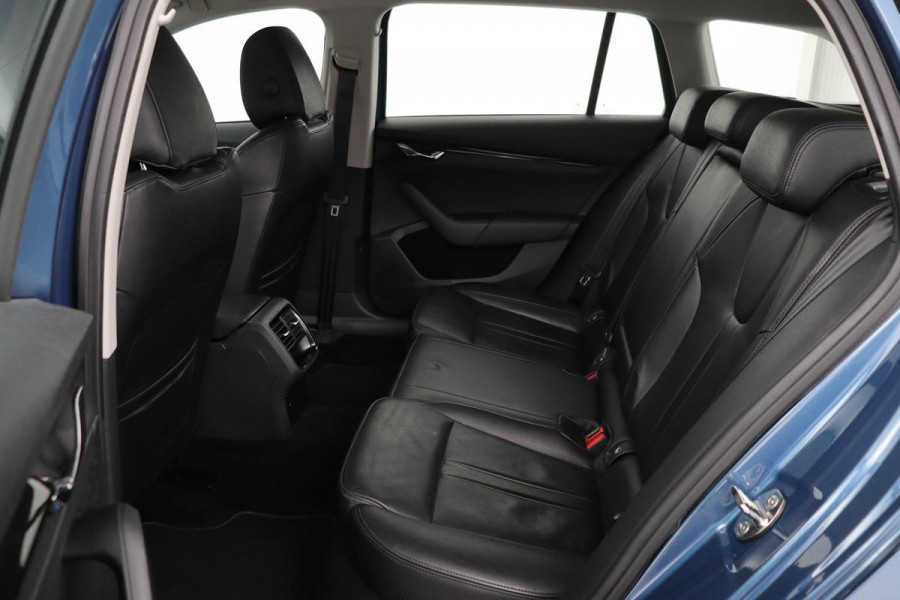 Škoda Octavia 1.0 TSI Business Edition | Leder | Stoelverwarming | Trekhaak | Adaptive cruise | Carplay | Climate control | Parkeerhulp