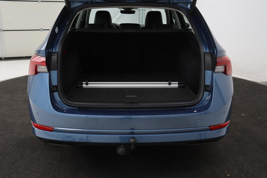 Škoda Octavia 1.0 TSI Business Edition | Leder | Stoelverwarming | Trekhaak | Adaptive cruise | Carplay | Climate control | Parkeerhulp