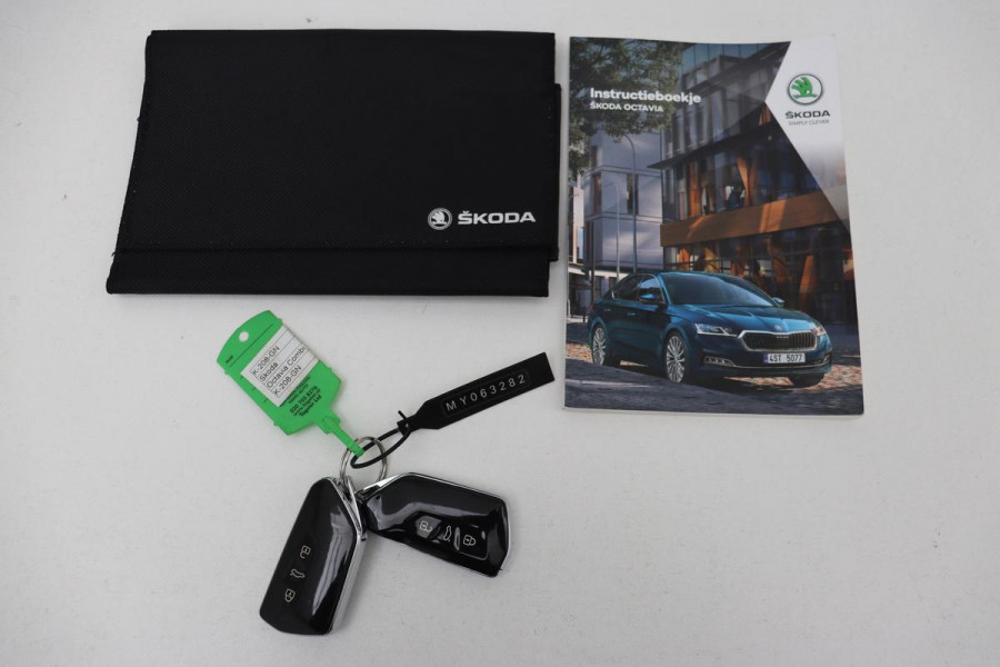Škoda Octavia 1.0 TSI Business Edition | Leder | Stoelverwarming | Trekhaak | Adaptive cruise | Carplay | Climate control | Parkeerhulp