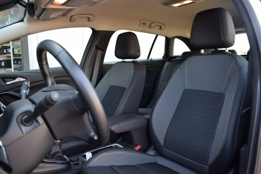 Opel Astra Sports Tourer 1.5 CDTI Business Elegance | Trekhaak | CarPlay | Camera | Climate