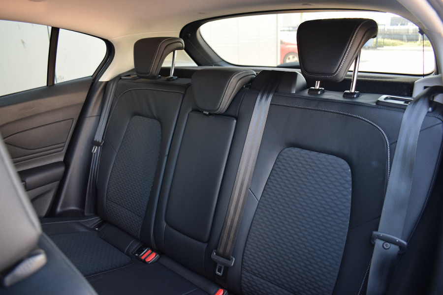 Ford Focus 1.0 EcoBoost Titanium X Business | CarPlay | Stuur- en Stoelverw. | Half Leer