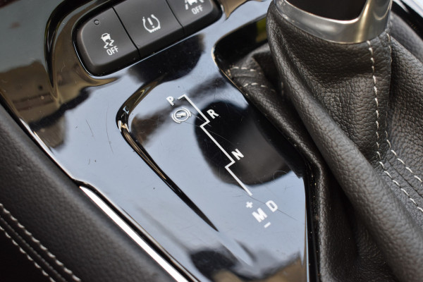 Opel Grandland X 1.6 Turbo Ultimate / Adaptive Cruisecontrol / Carplay / Parkeerhulp / Keyless / LED /