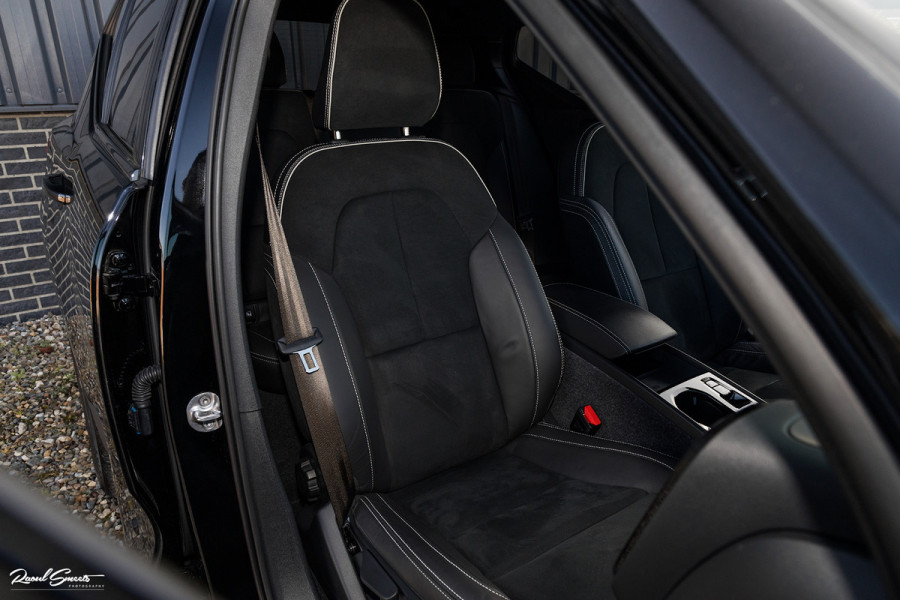 Volvo XC40 1.5 T4 Recharge R-Design | Zwenkbare Trekhaak | Apple carplay | Cruise control | Dab |