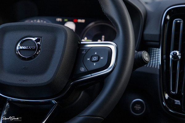 Volvo XC40 1.5 T4 Recharge R-Design | Zwenkbare Trekhaak | Apple carplay | Cruise control | Dab |