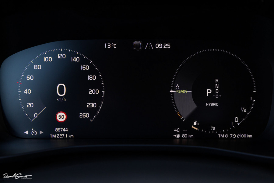 Volvo XC40 1.5 T4 Recharge R-Design | Zwenkbare Trekhaak | Apple carplay | Cruise control | Dab |