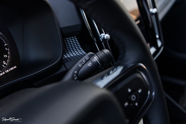 Volvo XC40 1.5 T4 Recharge R-Design | Zwenkbare Trekhaak | Apple carplay | Cruise control | Dab |