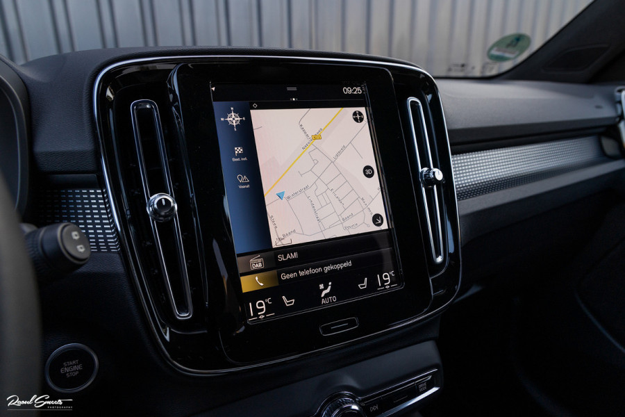 Volvo XC40 1.5 T4 Recharge R-Design | Zwenkbare Trekhaak | Apple carplay | Cruise control | Dab |