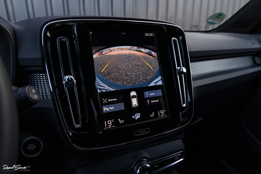 Volvo XC40 1.5 T4 Recharge R-Design | Zwenkbare Trekhaak | Apple carplay | Cruise control | Dab |