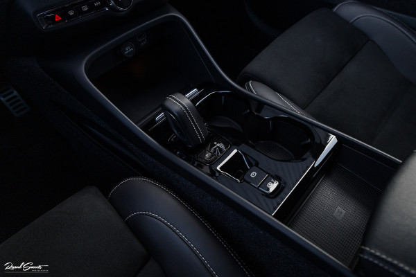 Volvo XC40 1.5 T4 Recharge R-Design | Zwenkbare Trekhaak | Apple carplay | Cruise control | Dab |