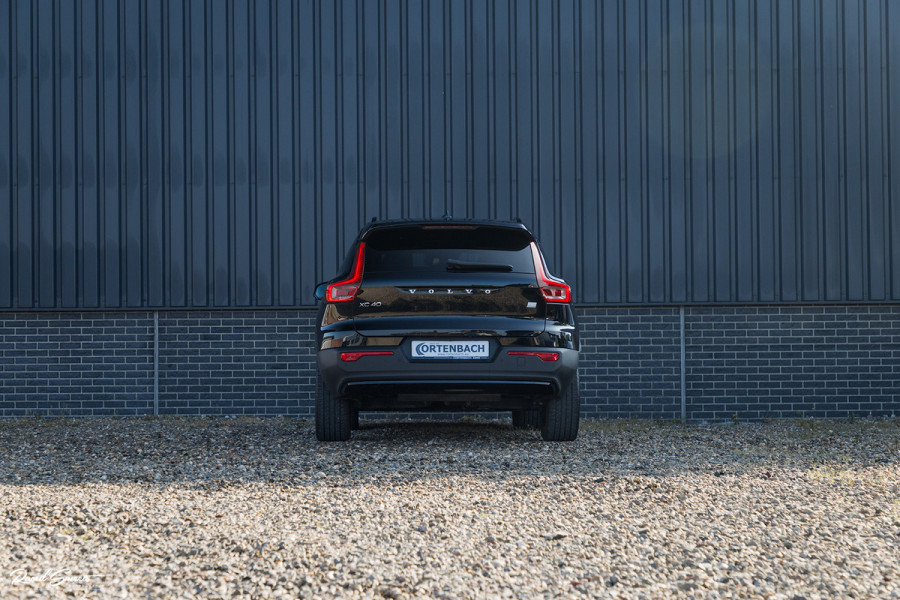 Volvo XC40 1.5 T4 Recharge R-Design | Zwenkbare Trekhaak | Apple carplay | Cruise control | Dab |