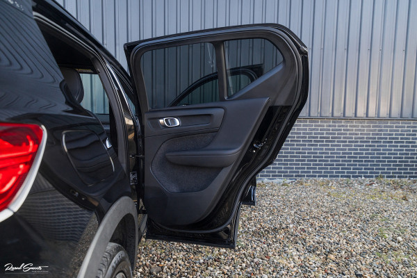 Volvo XC40 1.5 T4 Recharge R-Design | Zwenkbare Trekhaak | Apple carplay | Cruise control | Dab |