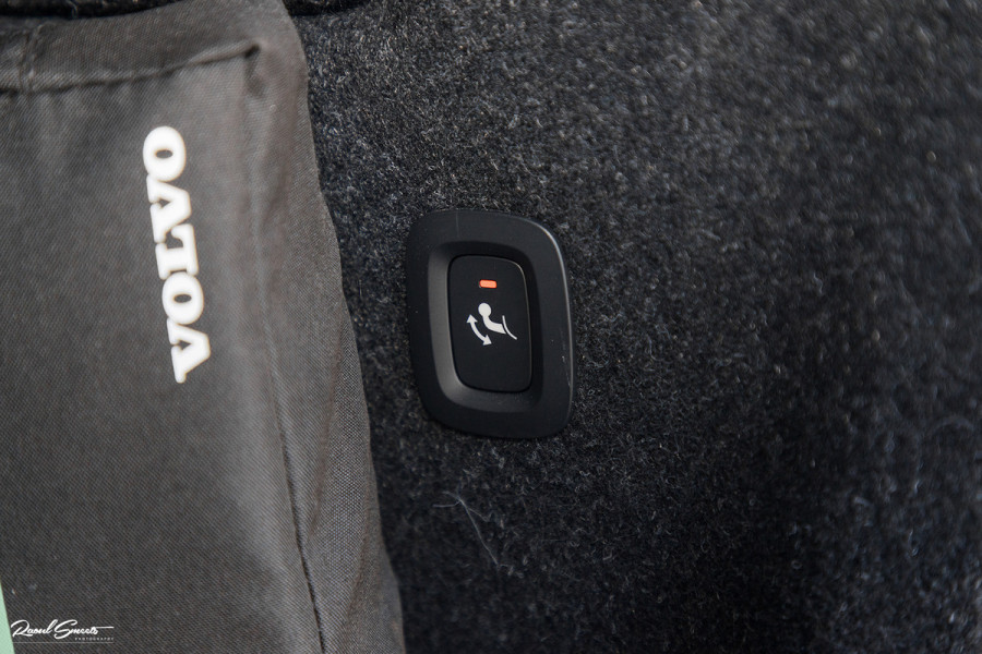 Volvo XC40 1.5 T4 Recharge R-Design | Zwenkbare Trekhaak | Apple carplay | Cruise control | Dab |
