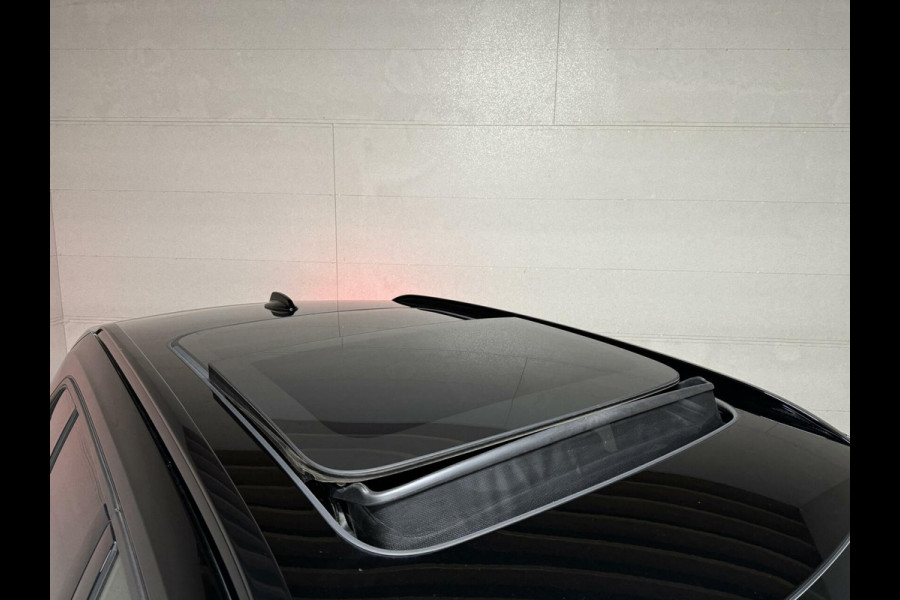 Volvo XC40 1.5 T5 Recharge R-Design Pano Cruise Camera
