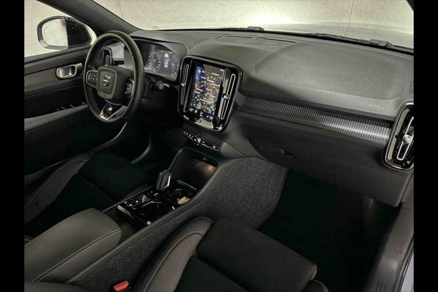 Volvo XC40 1.5 T5 Recharge R-Design Pano Cruise Camera