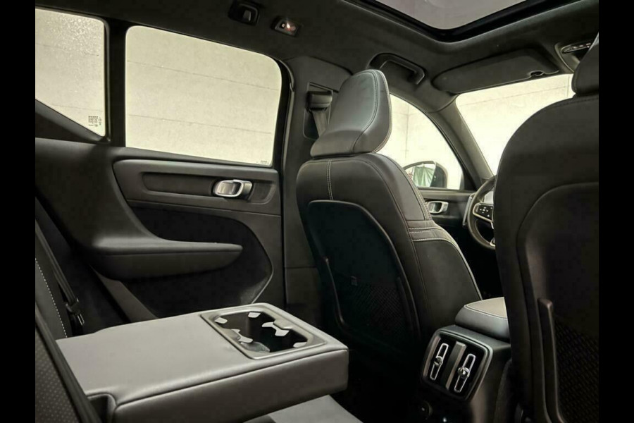 Volvo XC40 1.5 T5 Recharge R-Design Pano Cruise Camera