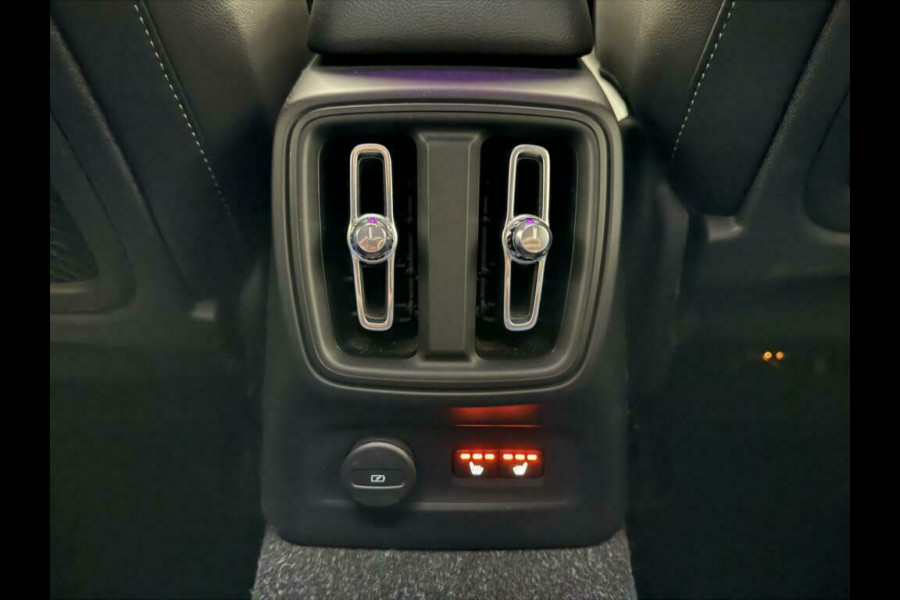 Volvo XC40 1.5 T5 Recharge R-Design Pano Cruise Camera