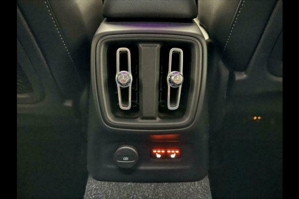 Volvo XC40 1.5 T5 Recharge R-Design Pano Cruise Camera