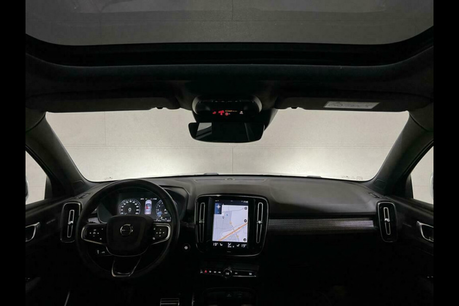 Volvo XC40 1.5 T5 Recharge R-Design Pano Cruise Camera