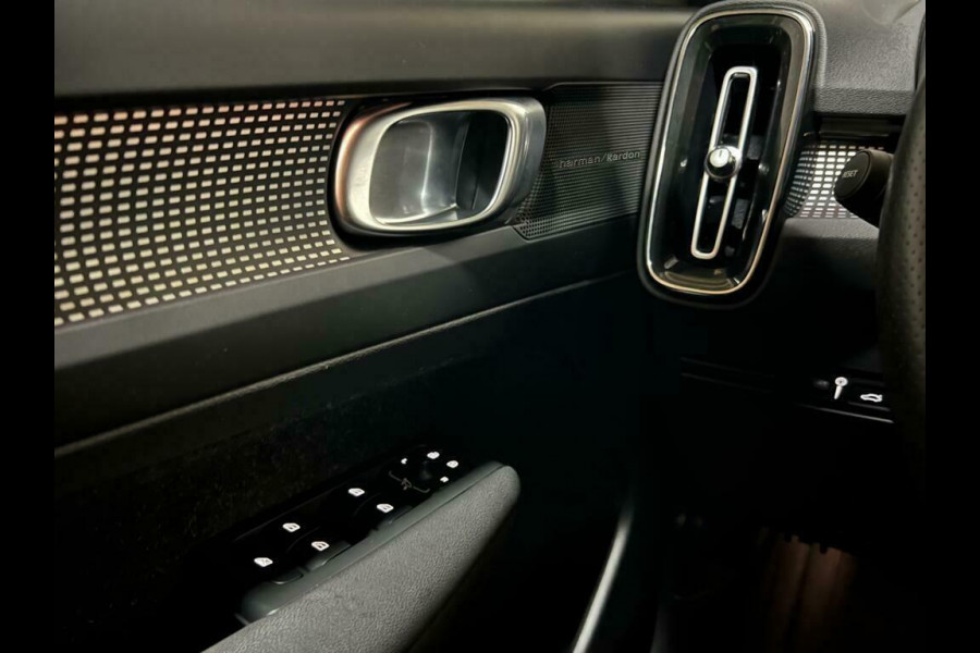 Volvo XC40 1.5 T5 Recharge R-Design Pano Cruise Camera