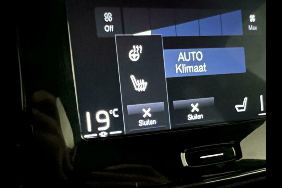 Volvo XC40 1.5 T5 Recharge R-Design Pano Cruise Camera