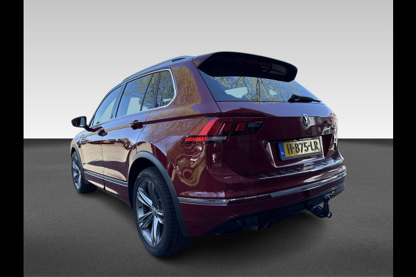 Volkswagen Tiguan 1.4 TSI ACT Highline Business R | automaat | trekhaak | nieuwe allseason banden