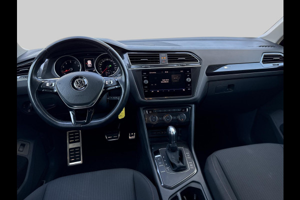 Volkswagen Tiguan 1.4 TSI ACT Highline Business R | automaat | trekhaak | nieuwe allseason banden