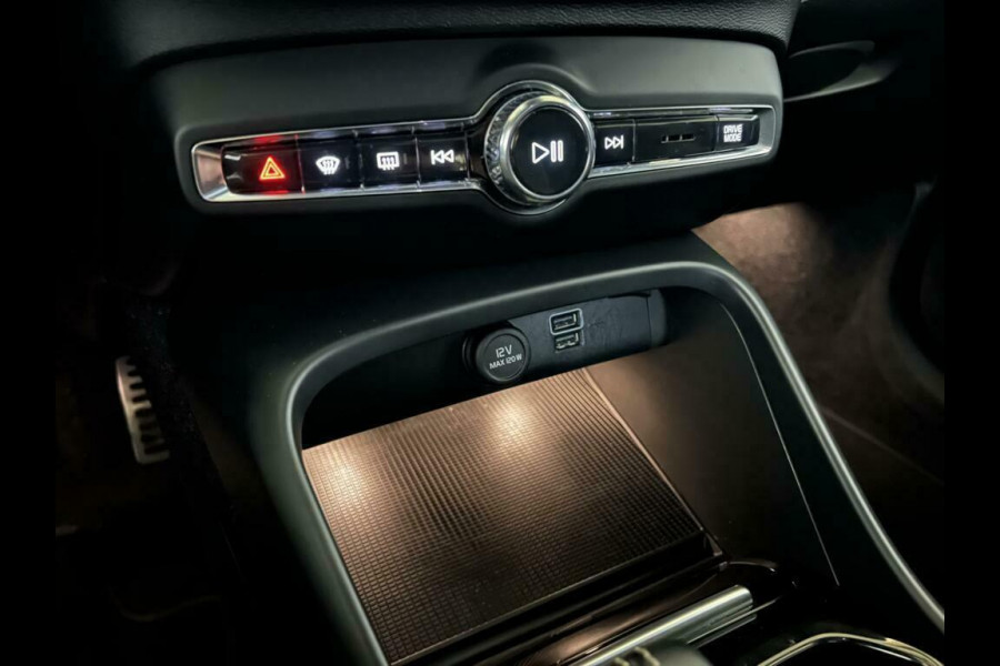 Volvo XC40 1.5 T5 Recharge R-Design Pano Cruise Camera
