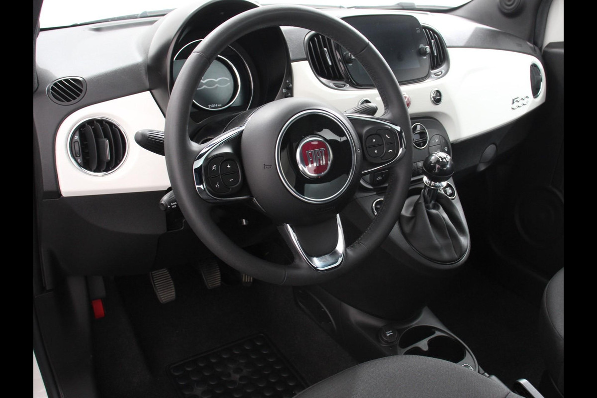 Fiat 500 1.0 Hybrid Dolcevita Panorama dak Control Parkeer Sensoren Lichtmetalen Velgen Cruise Control Fiat 500 1.0 Hybrid Dolcevita Panorama dak Control Parkeer Sensoren Lichtmetalen Velgen Cruise Control