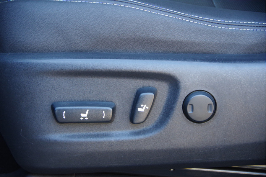 Toyota Land Cruiser 2.8 D-4D-F 177PK AUT. LED, 3.5T TREKHAAK, CAMERA, NAVI, CRUISE, CLIMA, STOELVERWARMING, ELEKTR. FOTO'S