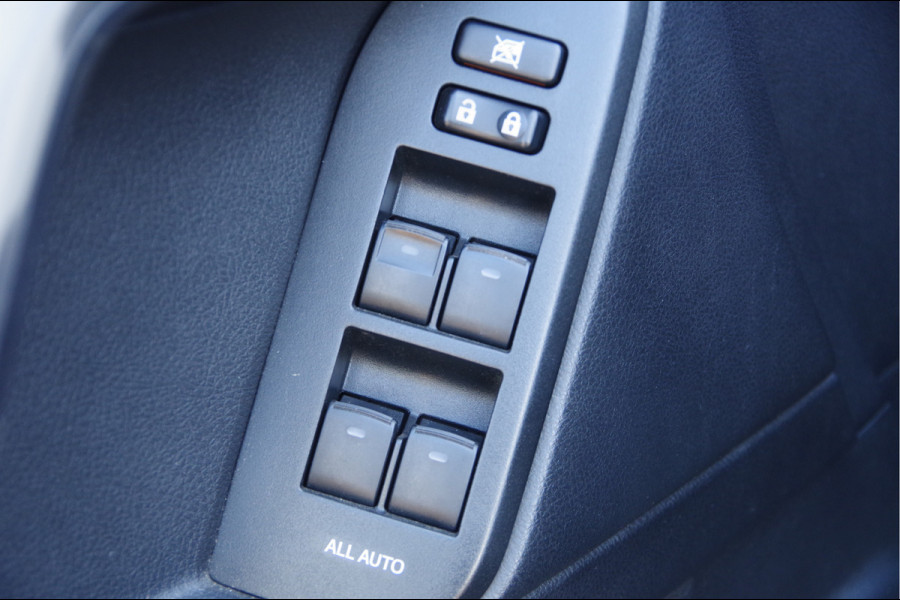 Toyota Land Cruiser 2.8 D-4D-F 177PK AUT. LED, 3.5T TREKHAAK, CAMERA, NAVI, CRUISE, CLIMA, STOELVERWARMING, ELEKTR. FOTO'S