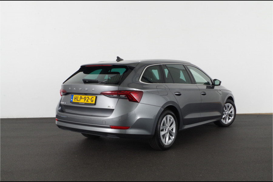Škoda Octavia Combi 1.0 e-TSI Ambition > Trekhaak/Camera/Sfeerverlichting/Stoelverwarming...