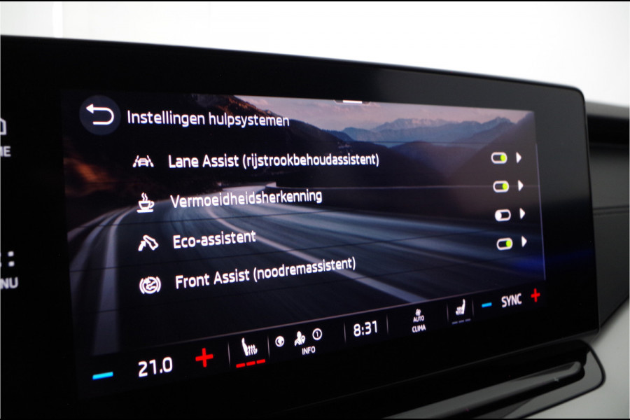 Škoda Octavia Combi 1.0 e-TSI Ambition > Trekhaak/Camera/Sfeerverlichting/Stoelverwarming...