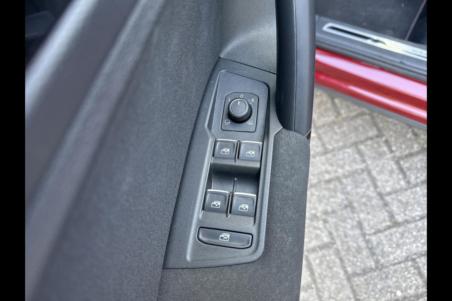 Volkswagen Tiguan 1.4 TSI ACT Highline Business R | automaat | trekhaak | nieuwe allseason banden