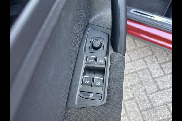 Volkswagen Tiguan 1.4 TSI ACT Highline Business R | automaat | trekhaak | nieuwe allseason banden